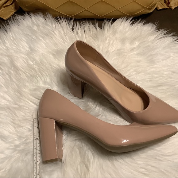 Tan Dominique Nicolle pumps - Picture 8 of 8